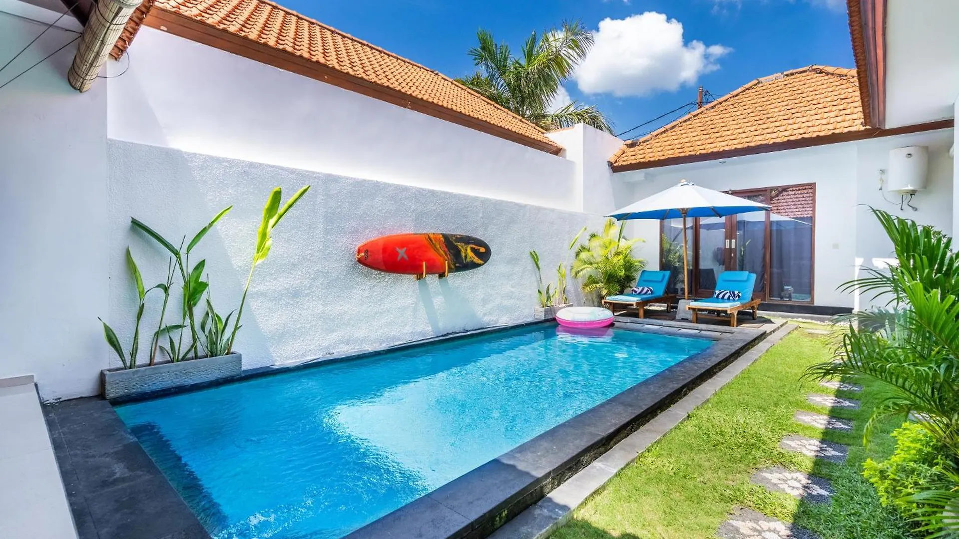 4-Bedroom Pool Villa Near Seminyak Center 0*, Seminyak (Bali)