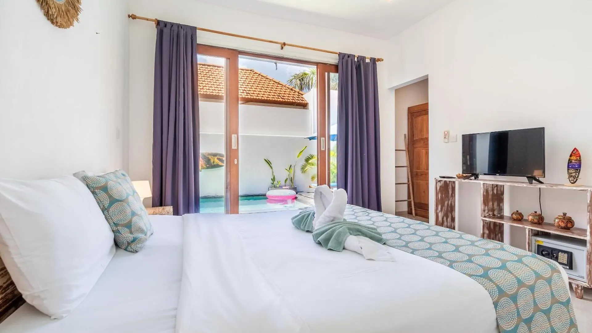 4-Bedroom Pool Villa Near Seminyak Center Seminyak (Bali)