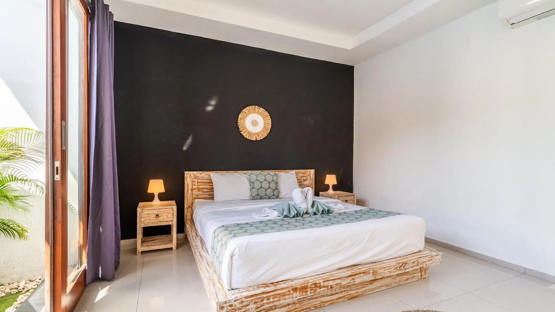 4-Bedroom Pool Villa Near Seminyak Center Indonesia
